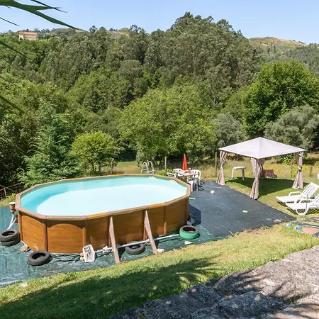 Hétvégi ház Agrofarm With Animals - Qta Entre Sebes