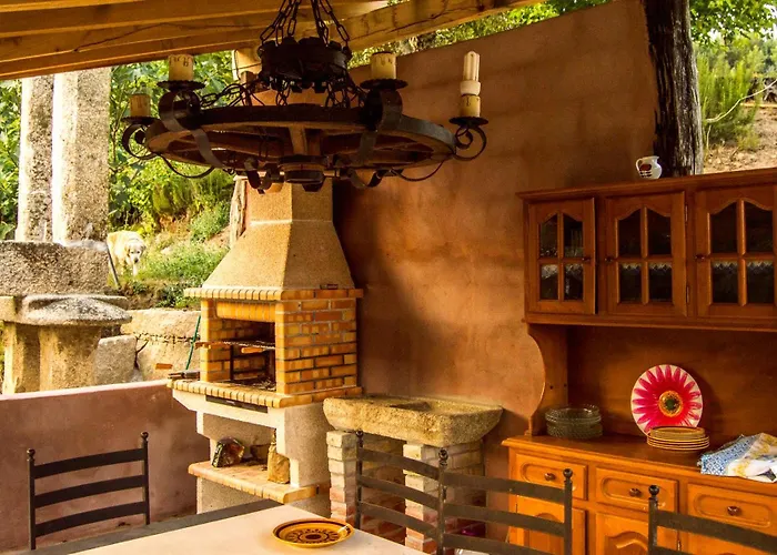 Agrofarm With Animals - Qta Entre Sebes Kır Evi *